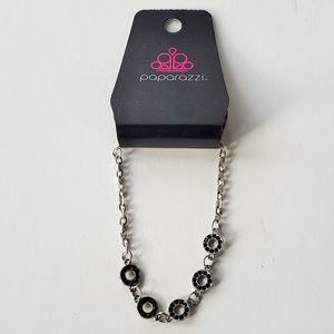 Boutique Paparazzi Silver Tone Circle Green Faux Stone Adjustable Bracelet